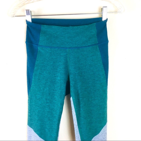 Outdoor Voices Tri Tone - Picture 3 of 4